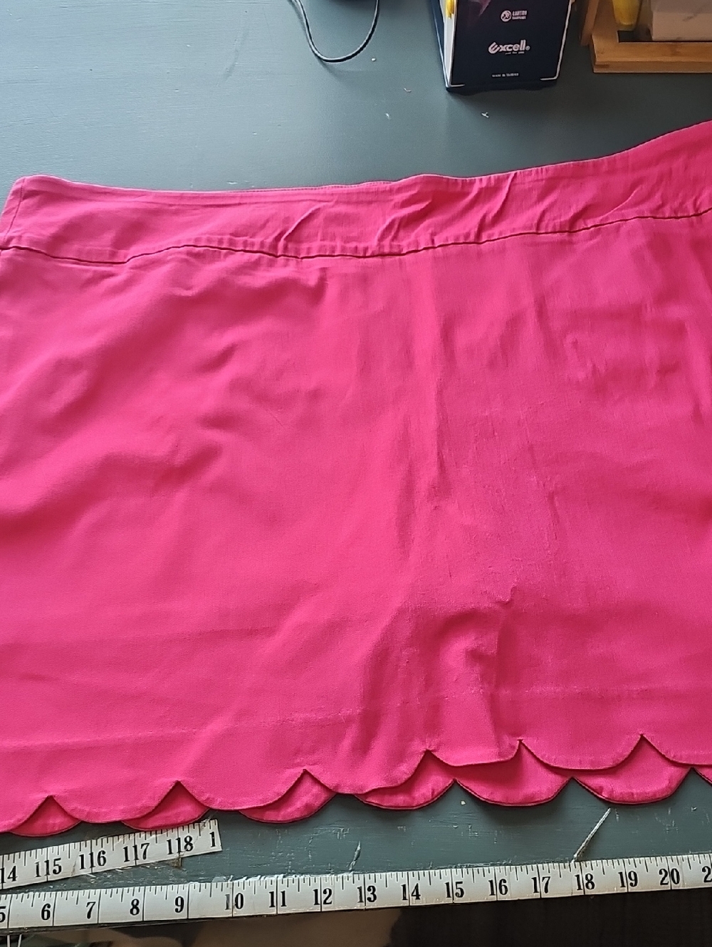 Attyre Woman Bright Pink Scalloped Hem Mini Skort. Size 24W.